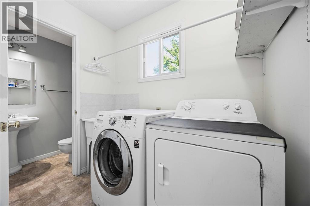 77 Finch Drive, Sarnia photo 19