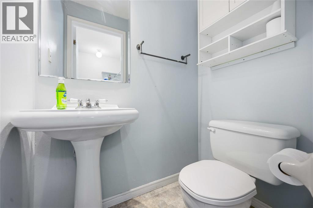 77 Finch Drive, Sarnia photo 20