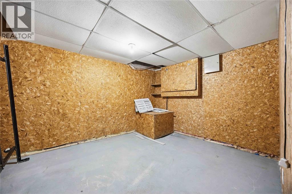 77 Finch Drive, Sarnia photo 32