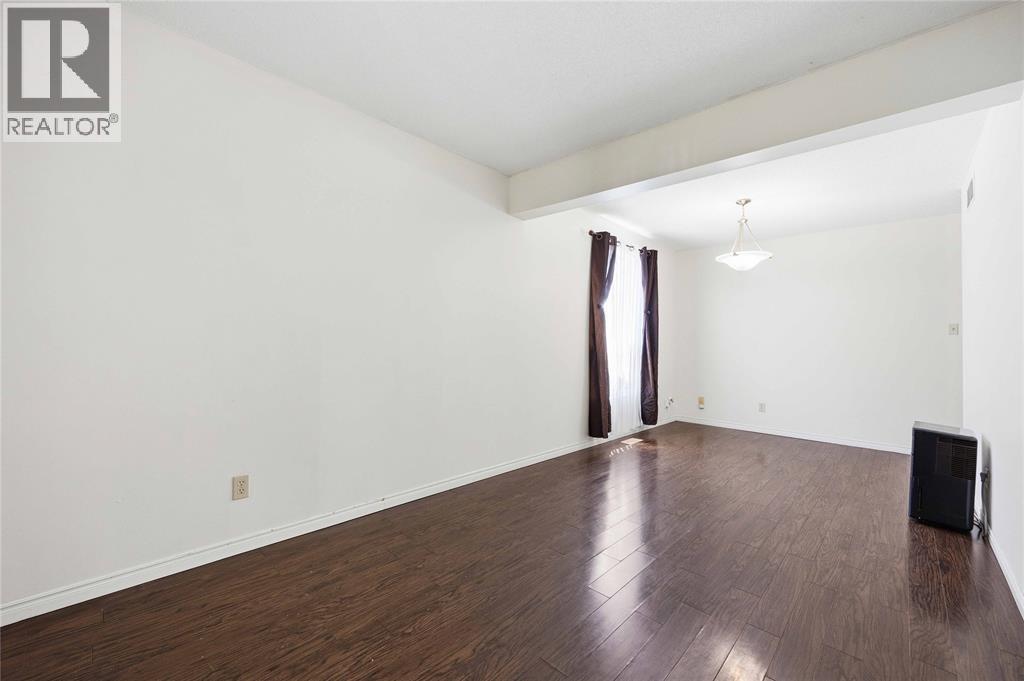 77 Finch Drive, Sarnia photo 5