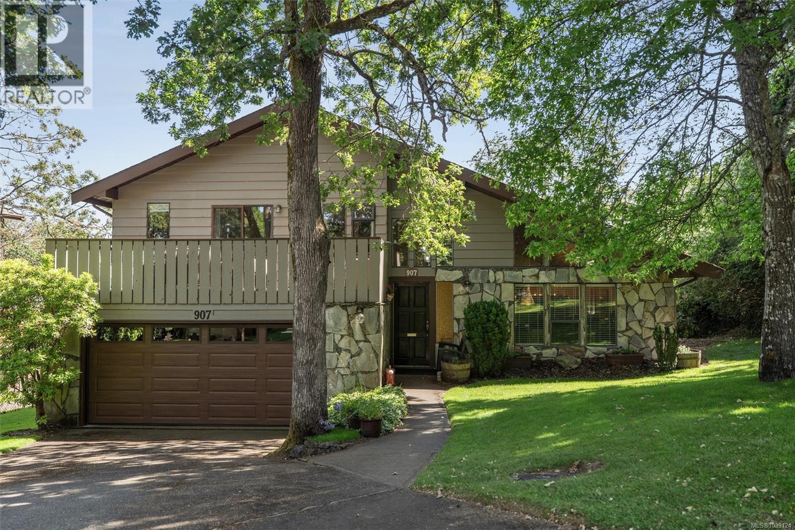 907 Woodhall Dr