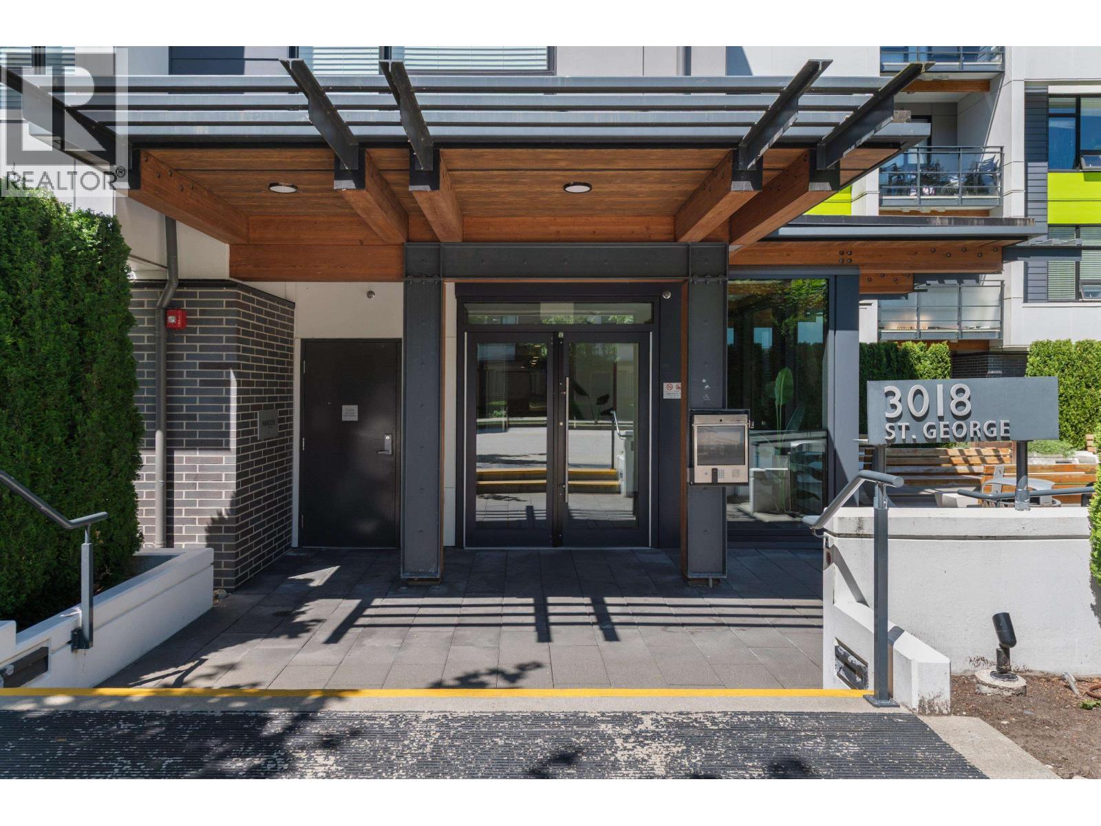 212 3018 St George Street, Port Moody, British Columbia  V3H 2H7 - Photo 2 - R3103500