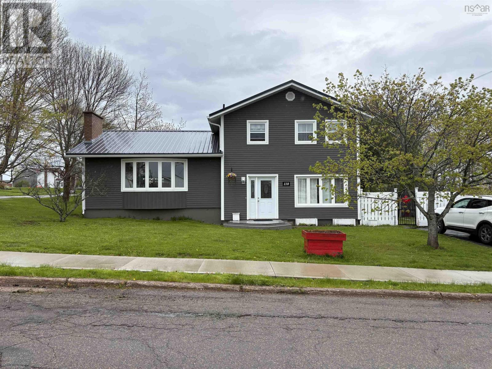 118 Macsween Street, Port Hawkesbury, Nova Scotia  B9A 2J3 - Photo 2 - 202613048