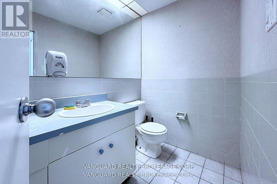 200 - 681 Rowntree Dairy Road, Vaughan, Ontario  L4L 5T9 - Photo 29 - N12887248