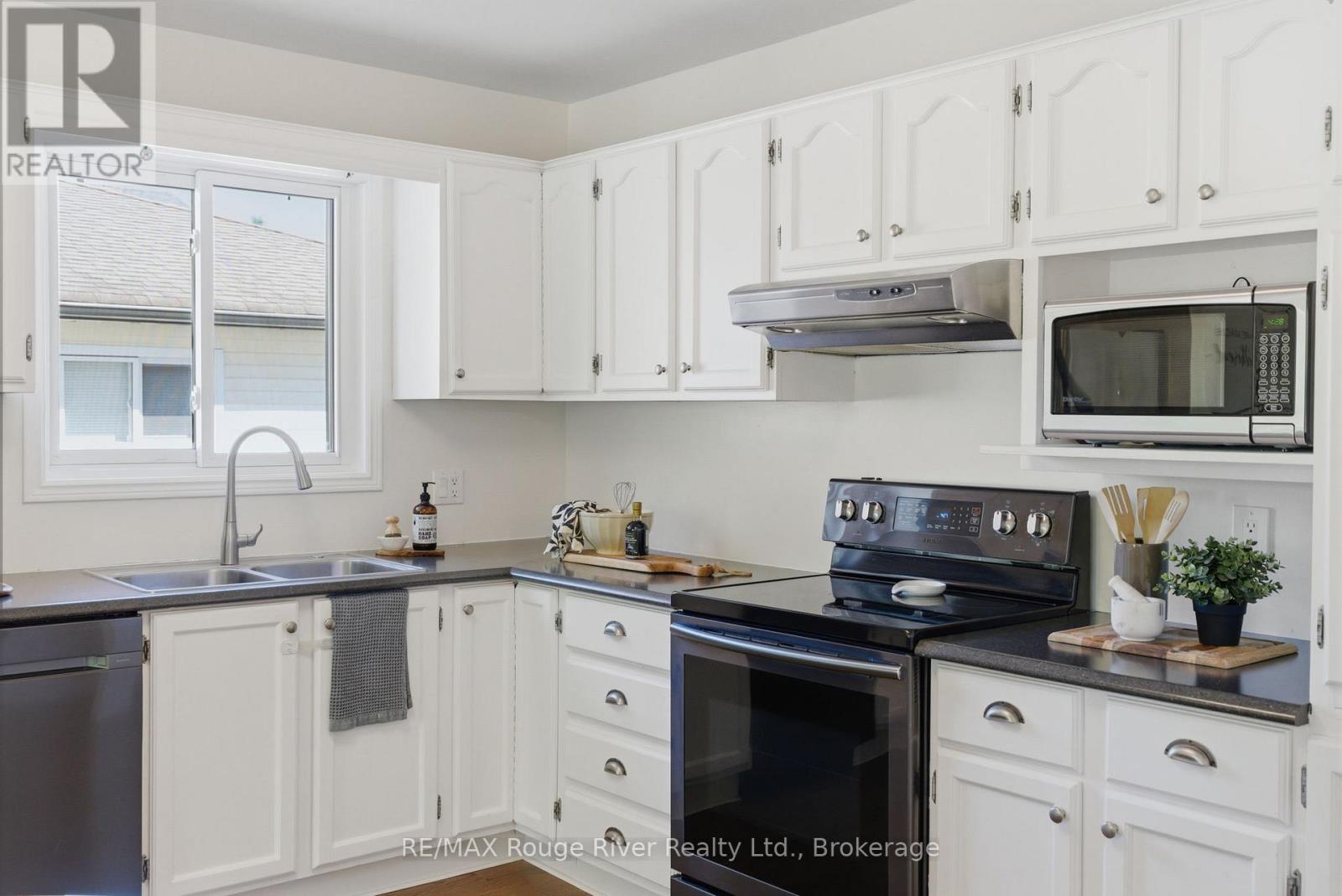 15 Lakeview Drive, Scugog, Ontario  L9L 1G9 - Photo 16 - E13240838
