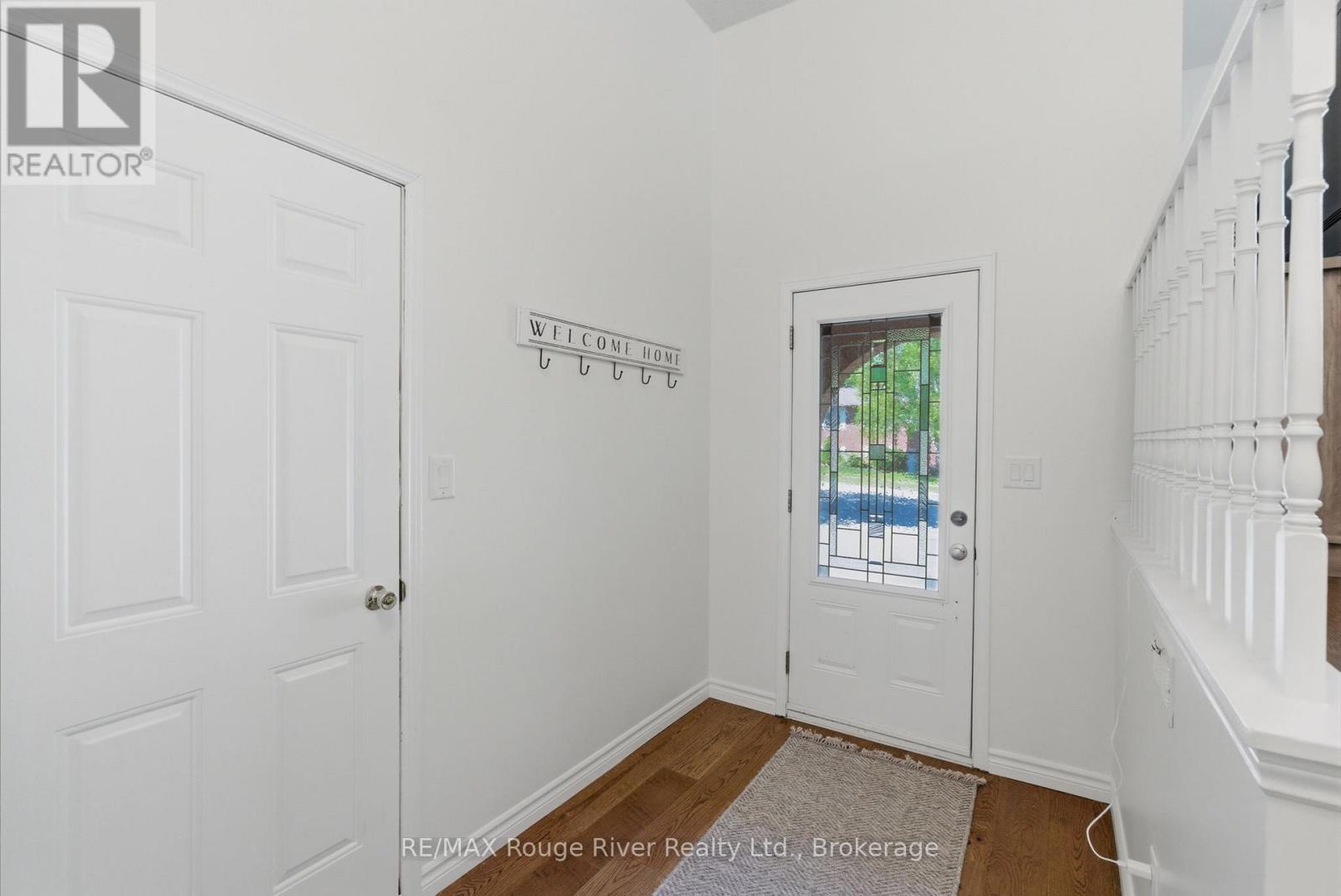 15 Lakeview Drive, Scugog, Ontario  L9L 1G9 - Photo 2 - E13240838