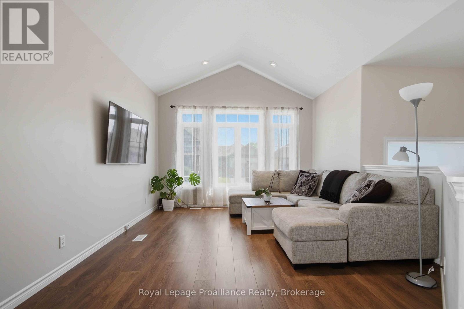 5 Walnut Crescent, Belleville, Ontario  K8N 0E3 - Photo 4 - X13240668