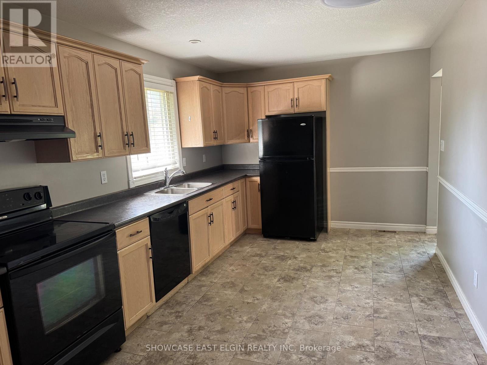 28 Melanie Drive, Aylmer, Ontario  N5H 3G6 - Photo 6 - X13240552