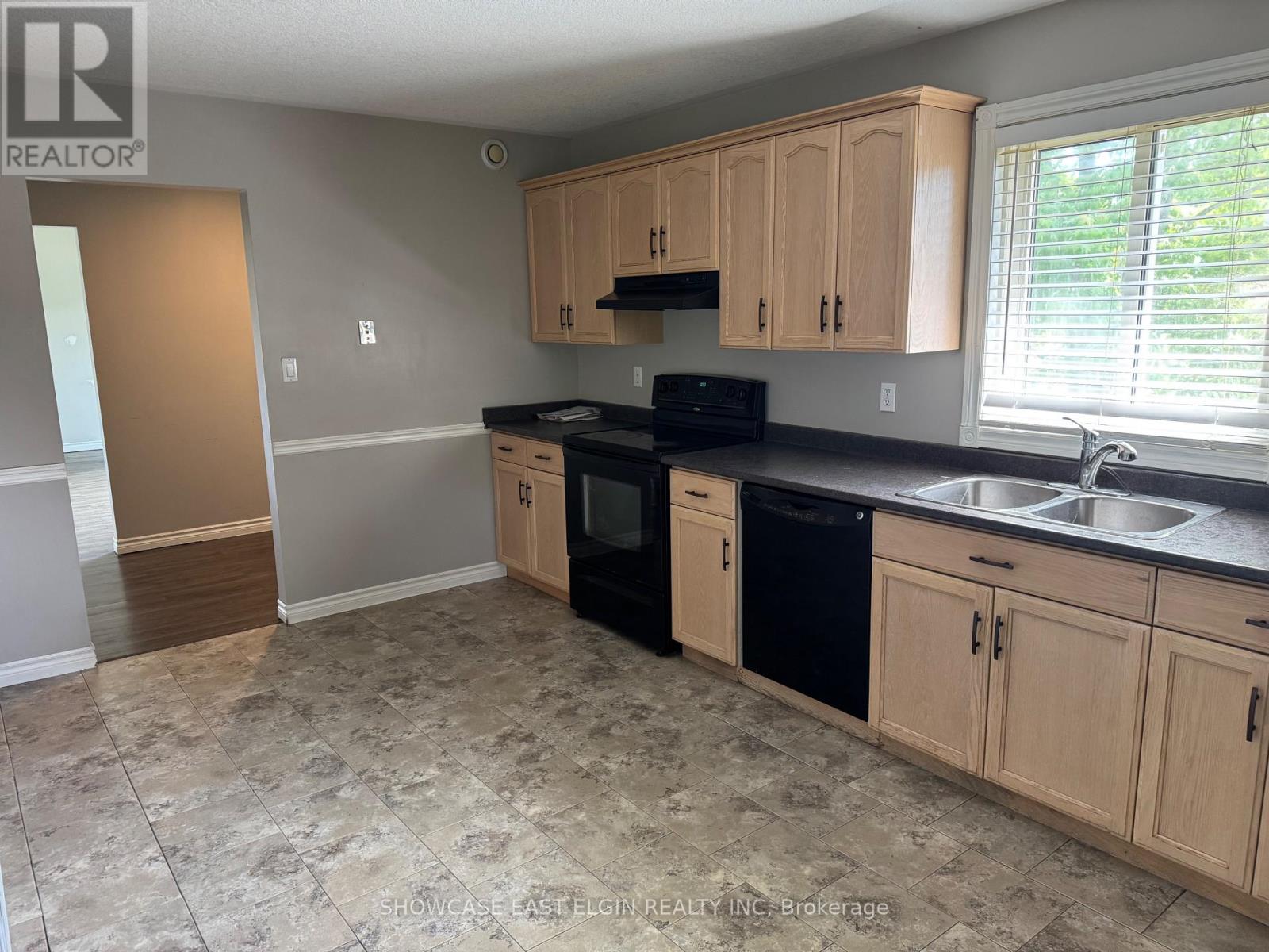 28 Melanie Drive, Aylmer, Ontario  N5H 3G6 - Photo 7 - X13240552