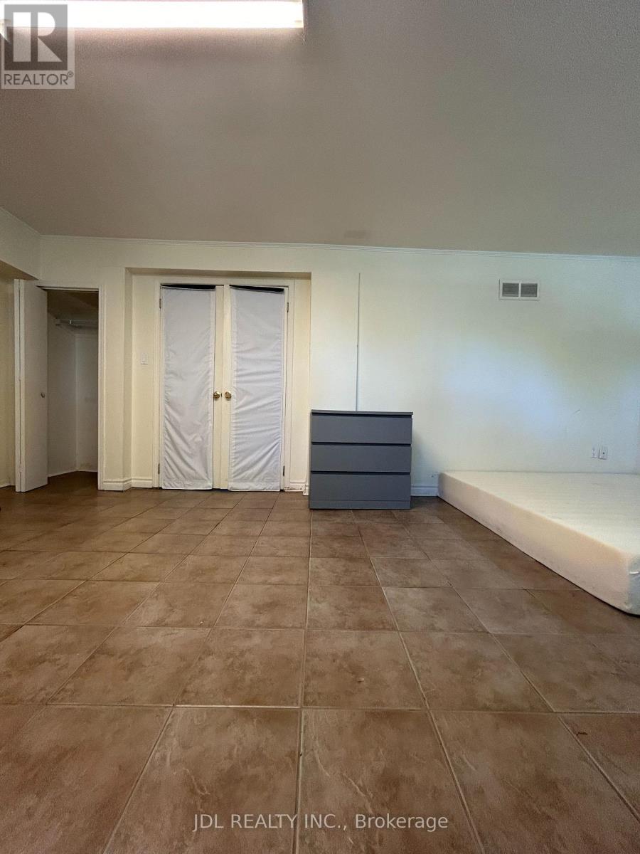 Bsmt Suite A - 23 Pineway Blvd Boulevard, Toronto, Ontario  M2H 1A3 - Photo 12 - C13240294