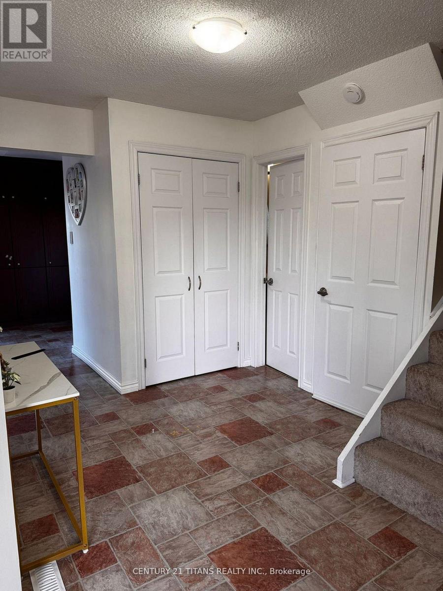 20 Hemingford Place, Whitby, Ontario  L1R 1G1 - Photo 6 - E13240270