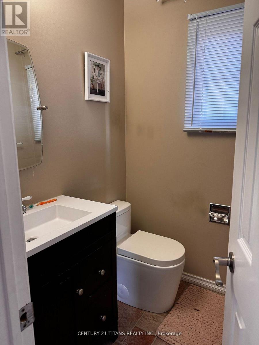 20 Hemingford Place, Whitby, Ontario  L1R 1G1 - Photo 7 - E13240270