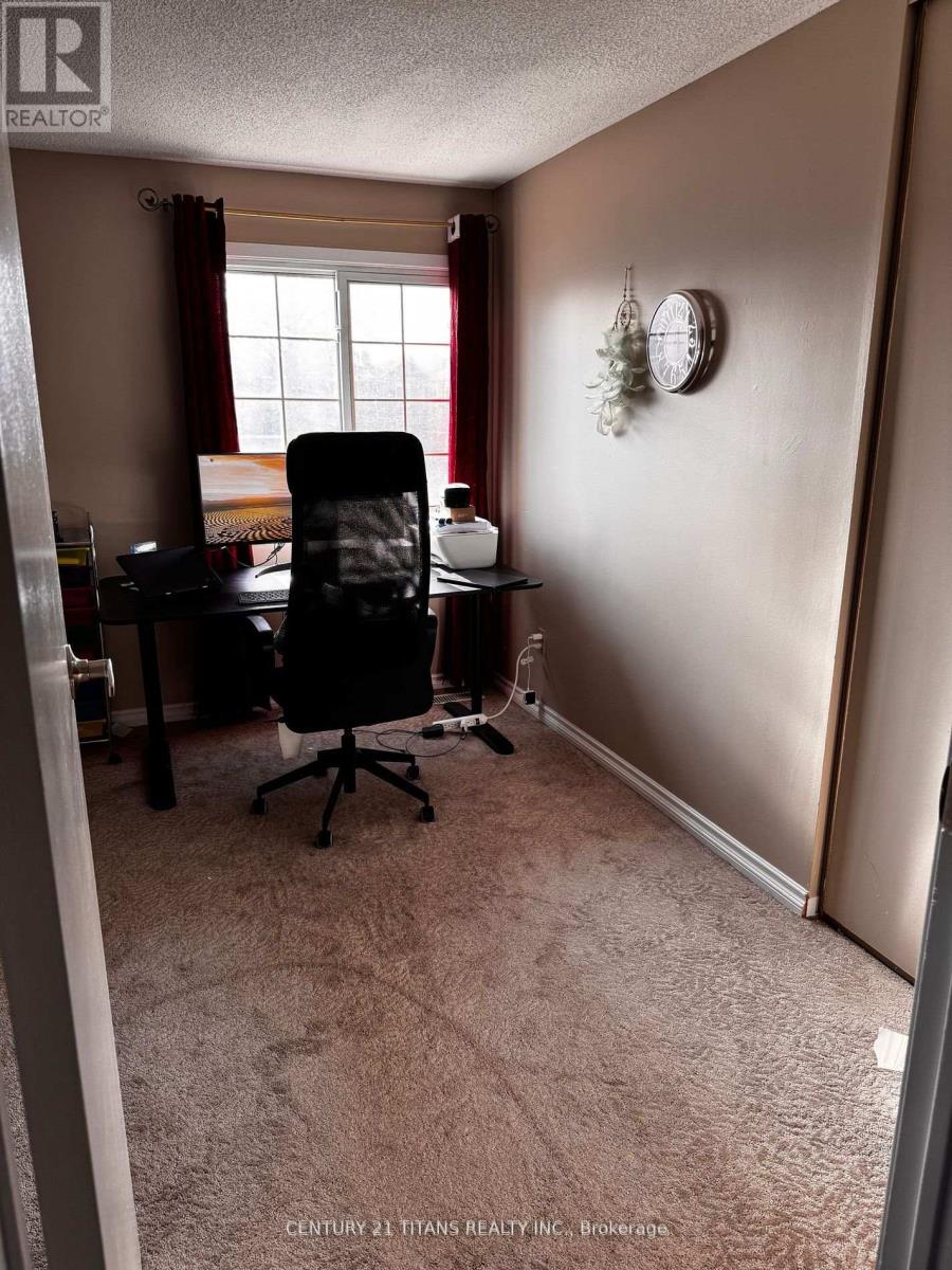 20 Hemingford Place, Whitby, Ontario  L1R 1G1 - Photo 8 - E13240270