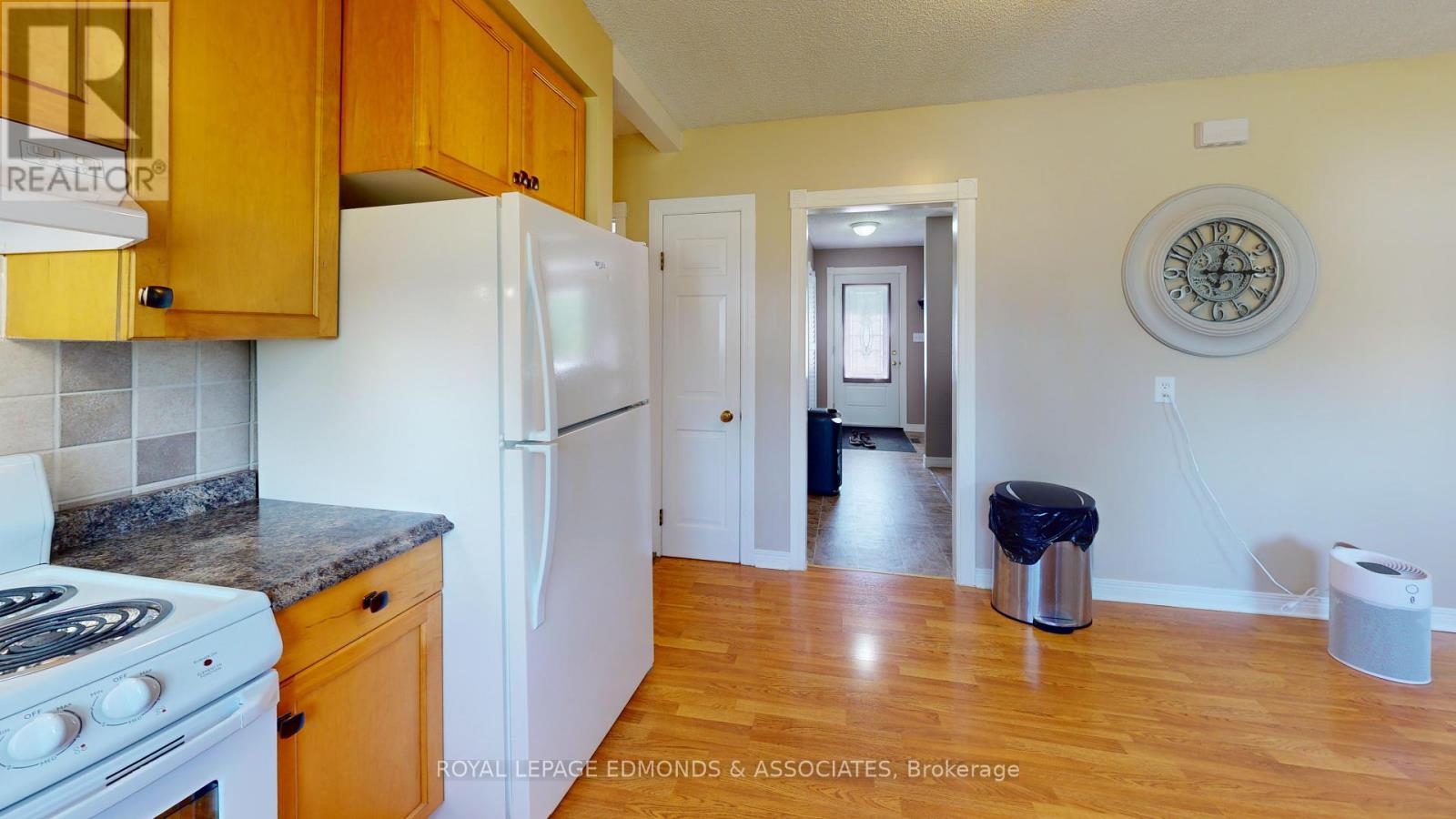 11837 Round Lake Road, Laurentian Valley, Ontario  K8A 6W8 - Photo 15 - X13240756