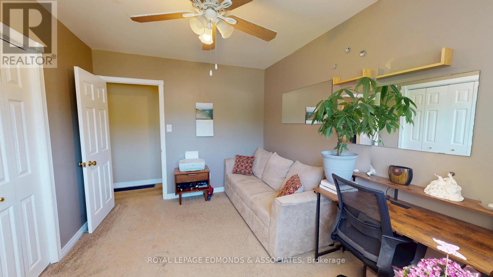 11837 Round Lake Road, Laurentian Valley, Ontario  K8A 6W8 - Photo 16 - X13240756