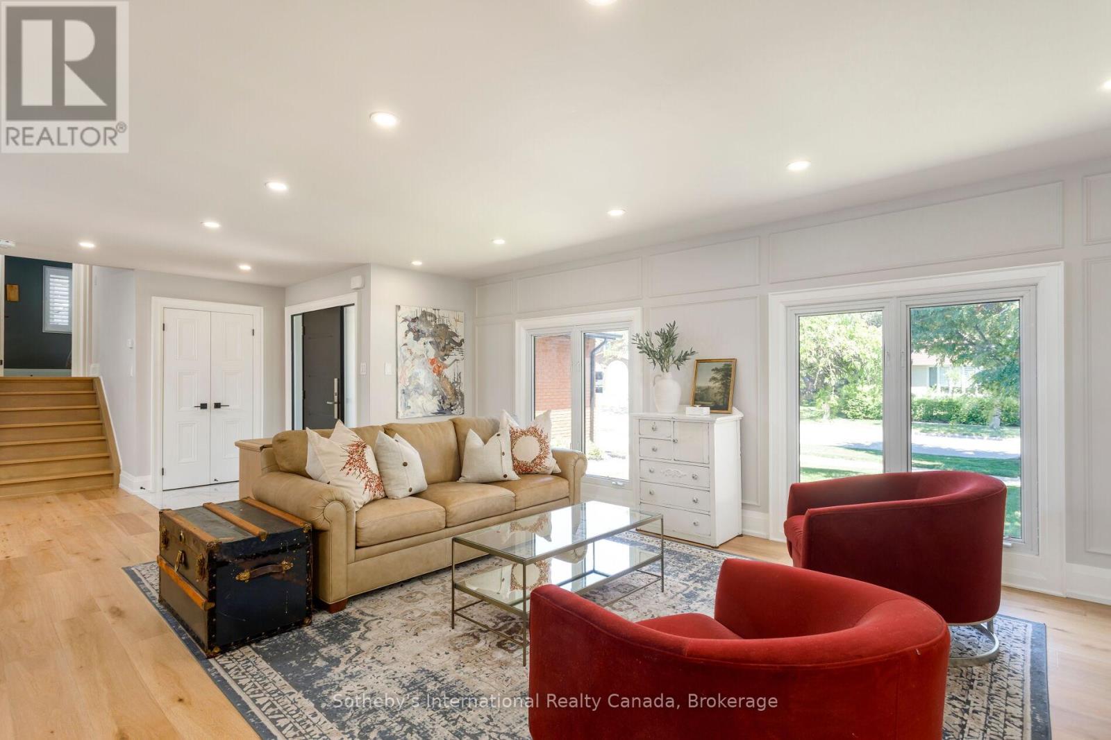 312 Pinegrove Road, Oakville, Ontario  L6K 3R1 - Photo 5 - W13240876