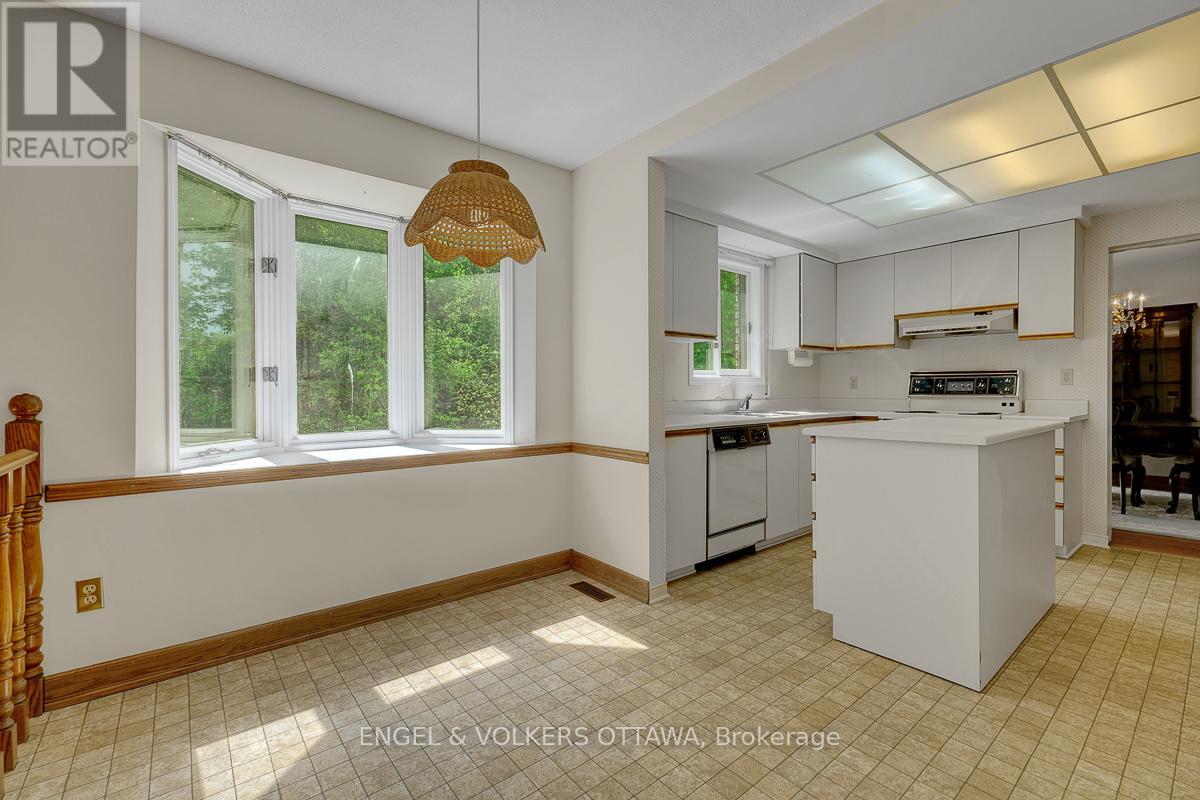 210 Cypress Court, Ottawa, Ontario  K2H 8Z8 - Photo 18 - X13240722