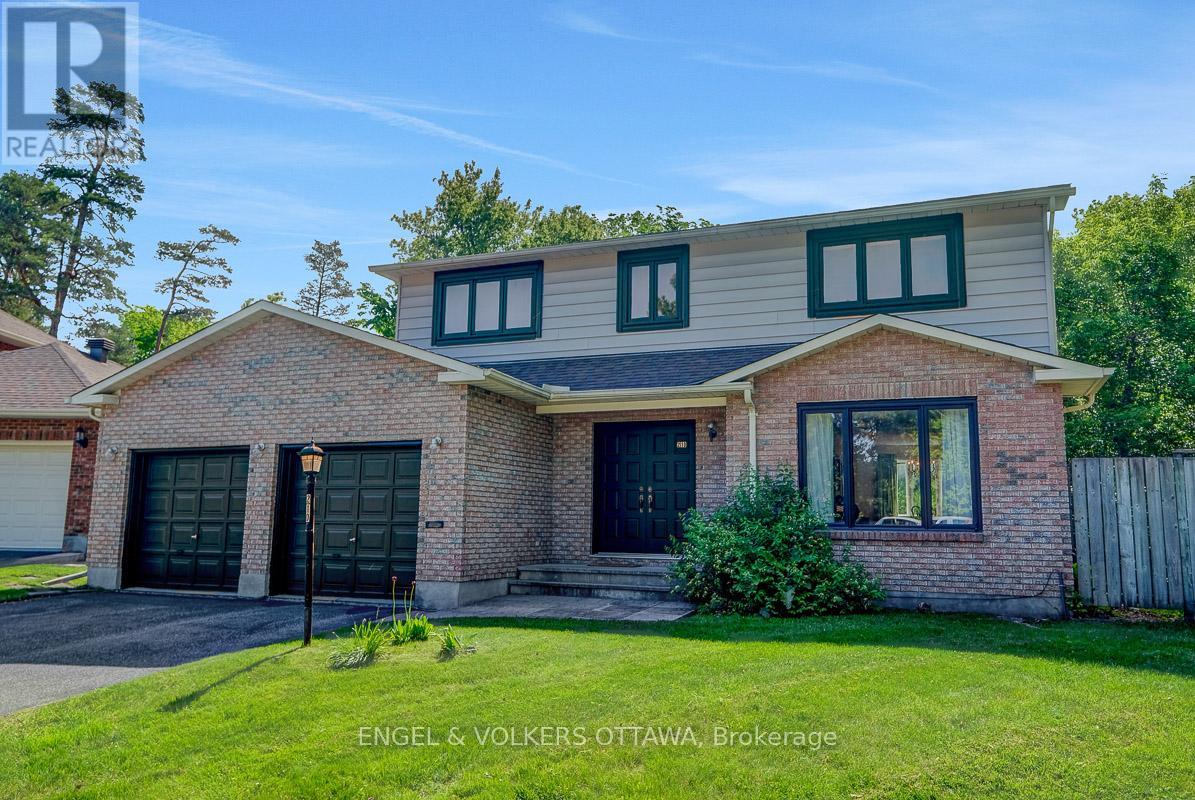 210 Cypress Court, Ottawa, Ontario  K2H 8Z8 - Photo 2 - X13240722