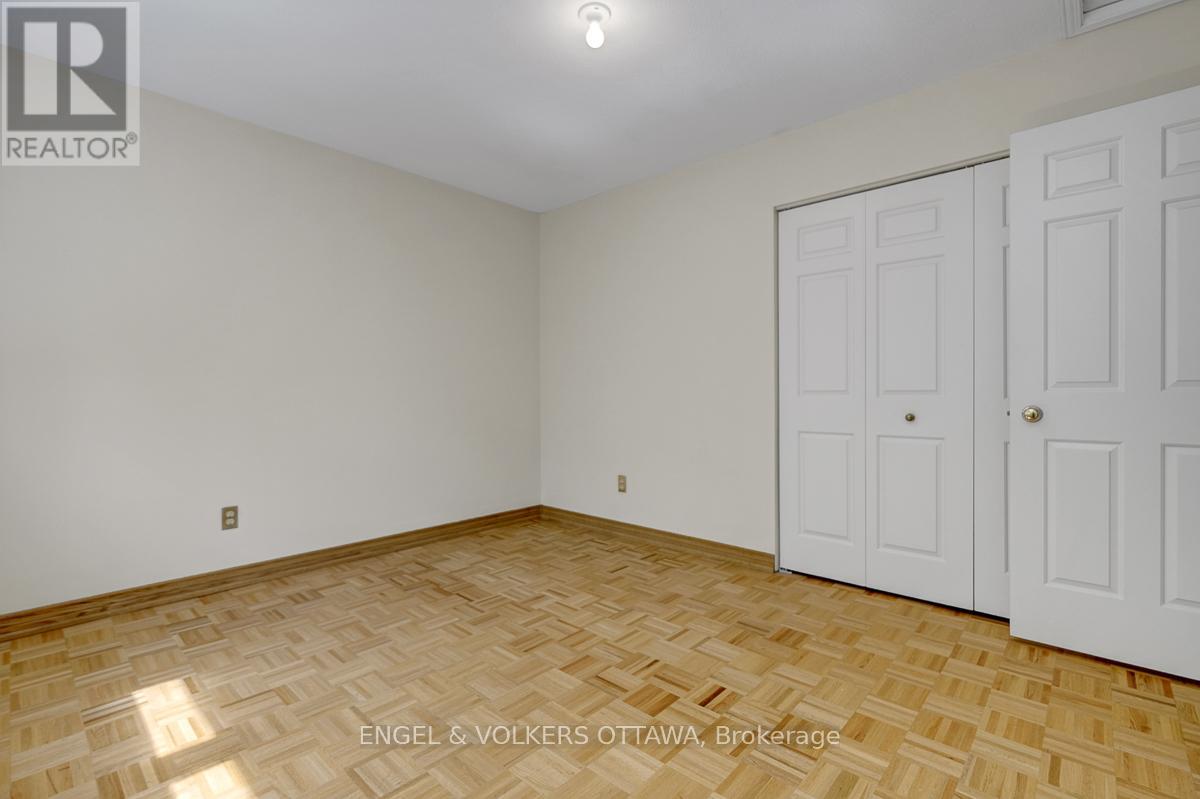 210 Cypress Court, Ottawa, Ontario  K2H 8Z8 - Photo 33 - X13240722