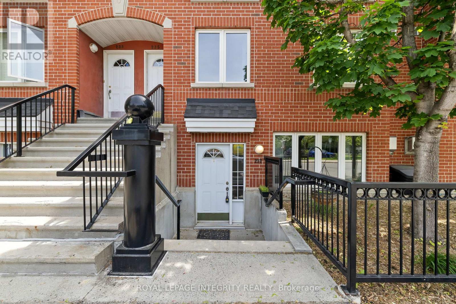 2 - 237 Cumberland Street, Ottawa, Ontario  K1N 8W6 - Photo 2 - X13240868