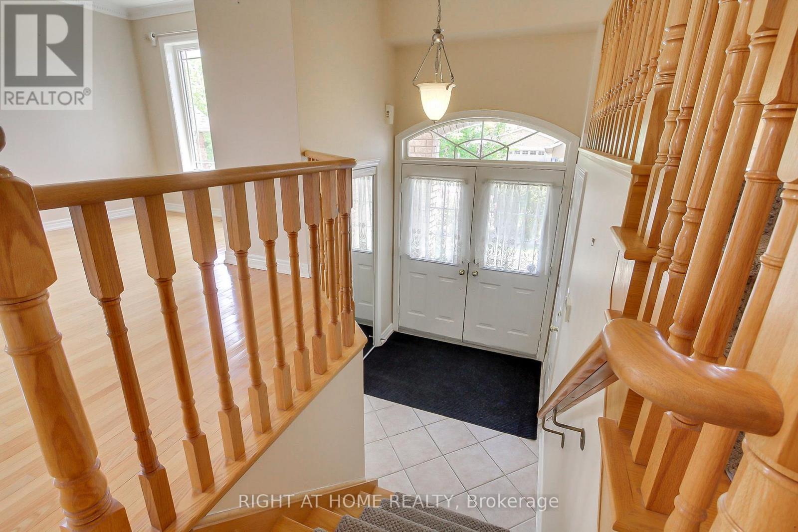 50 Dovedale Drive, Georgina, Ontario  L4P 4C7 - Photo 6 - N13240436