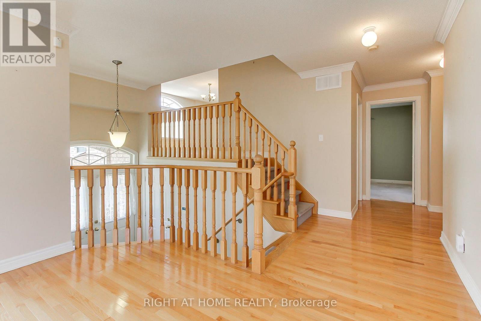 50 Dovedale Drive, Georgina, Ontario  L4P 4C7 - Photo 7 - N13240436