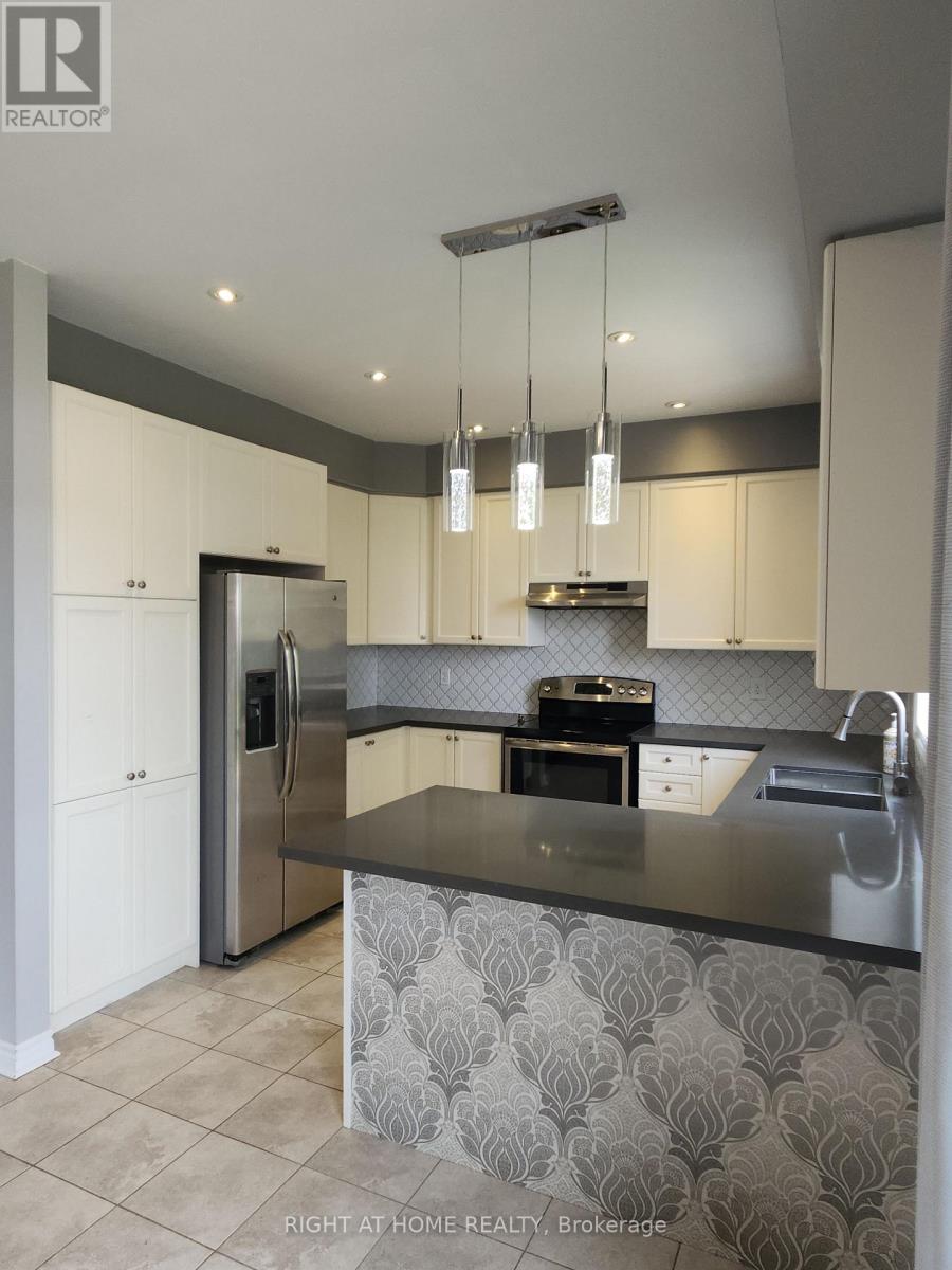 10 Collier Crescent, Essa (Angus), Ontario  L0M 1B5 - Photo 3 - N13240460