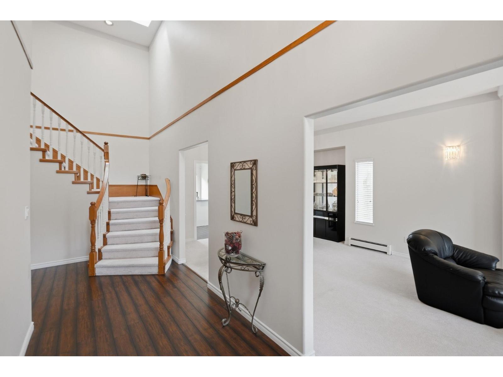 6630 123 Street, Surrey, British Columbia  V3W 0W1 - Photo 2 - R3130791