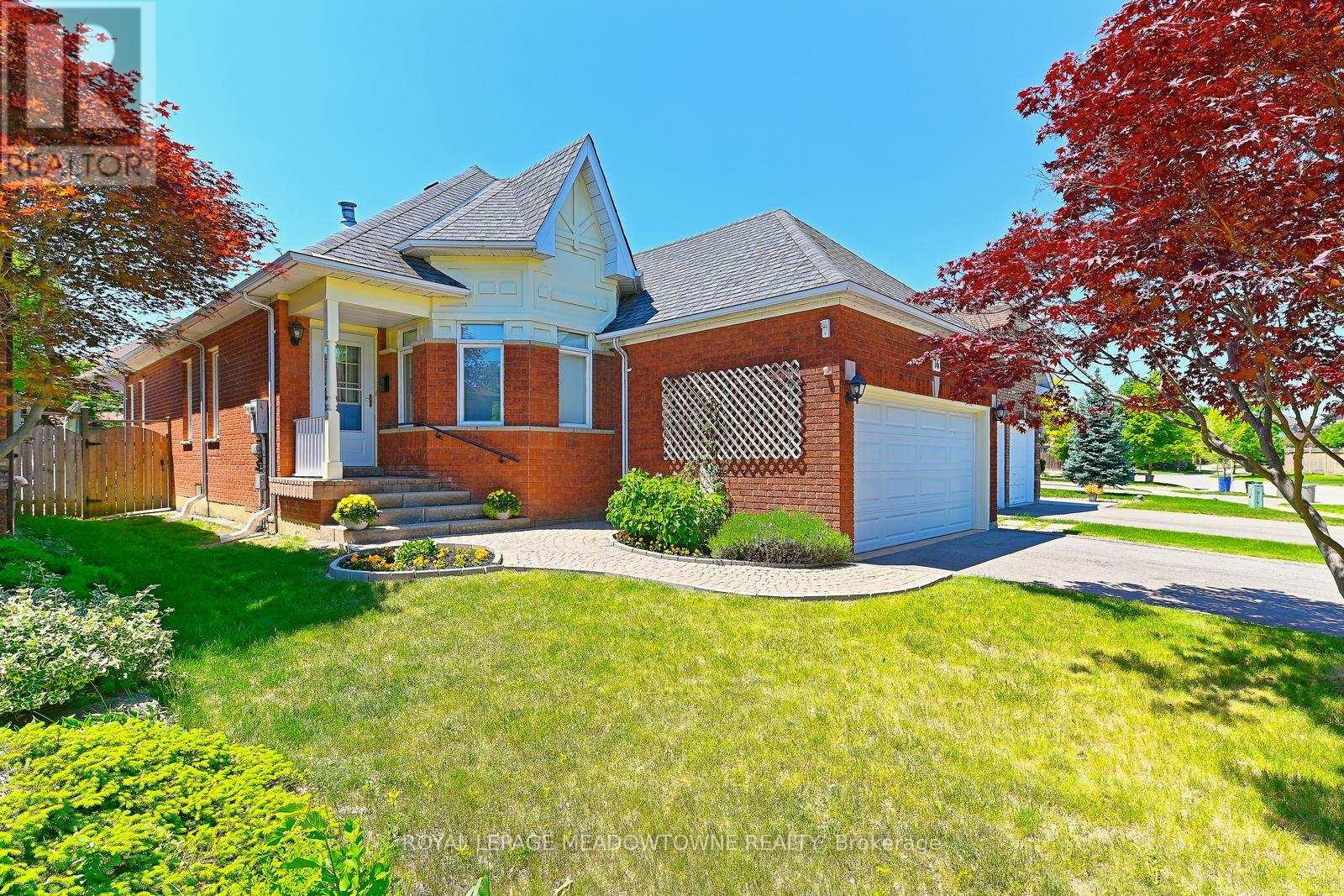 16 HARROP AVENUE, Halton Hills, Ontario