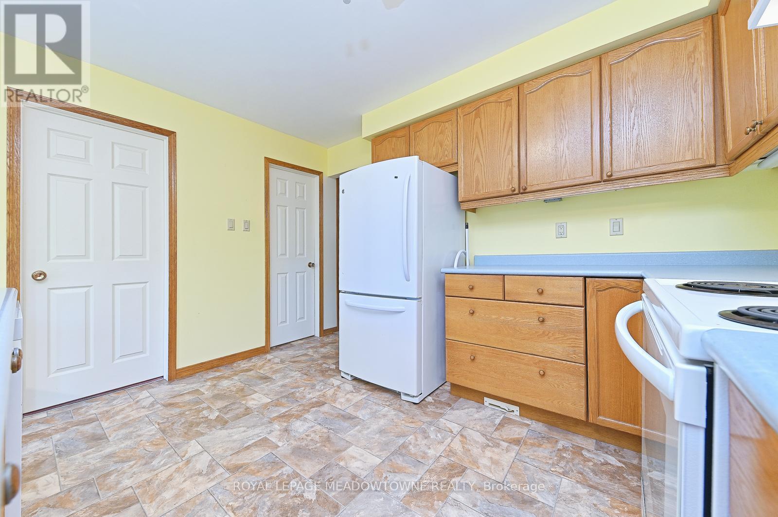 16 Harrop Avenue, Halton Hills, Ontario  L7G 5R2 - Photo 17 - W13240292