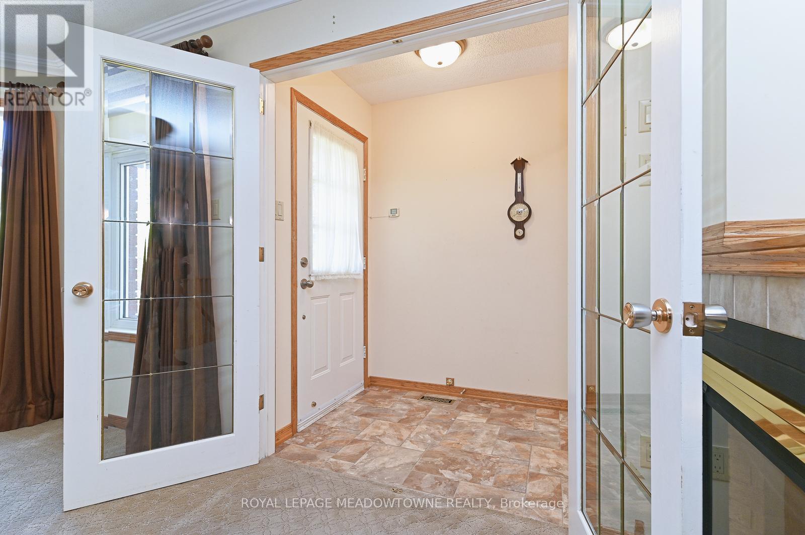16 Harrop Avenue, Halton Hills, Ontario  L7G 5R2 - Photo 4 - W13240292