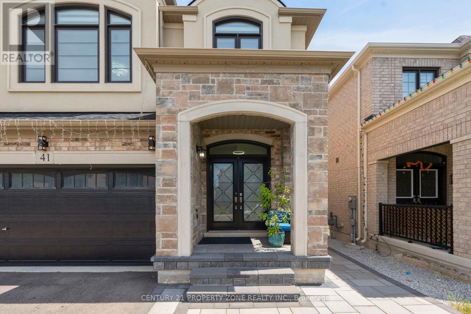 41 Merrimac Drive, Brampton, Ontario  L6Y 6K4 - Photo 3 - W13240414