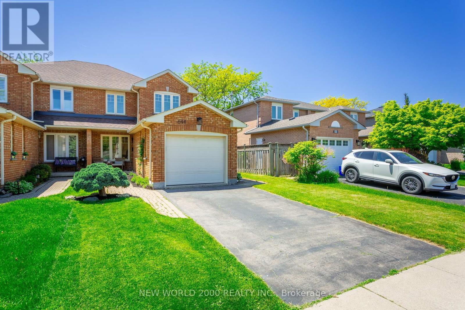 644 Amelia Crescent, Burlington, Ontario  L7L 6E5 - Photo 2 - W13240424