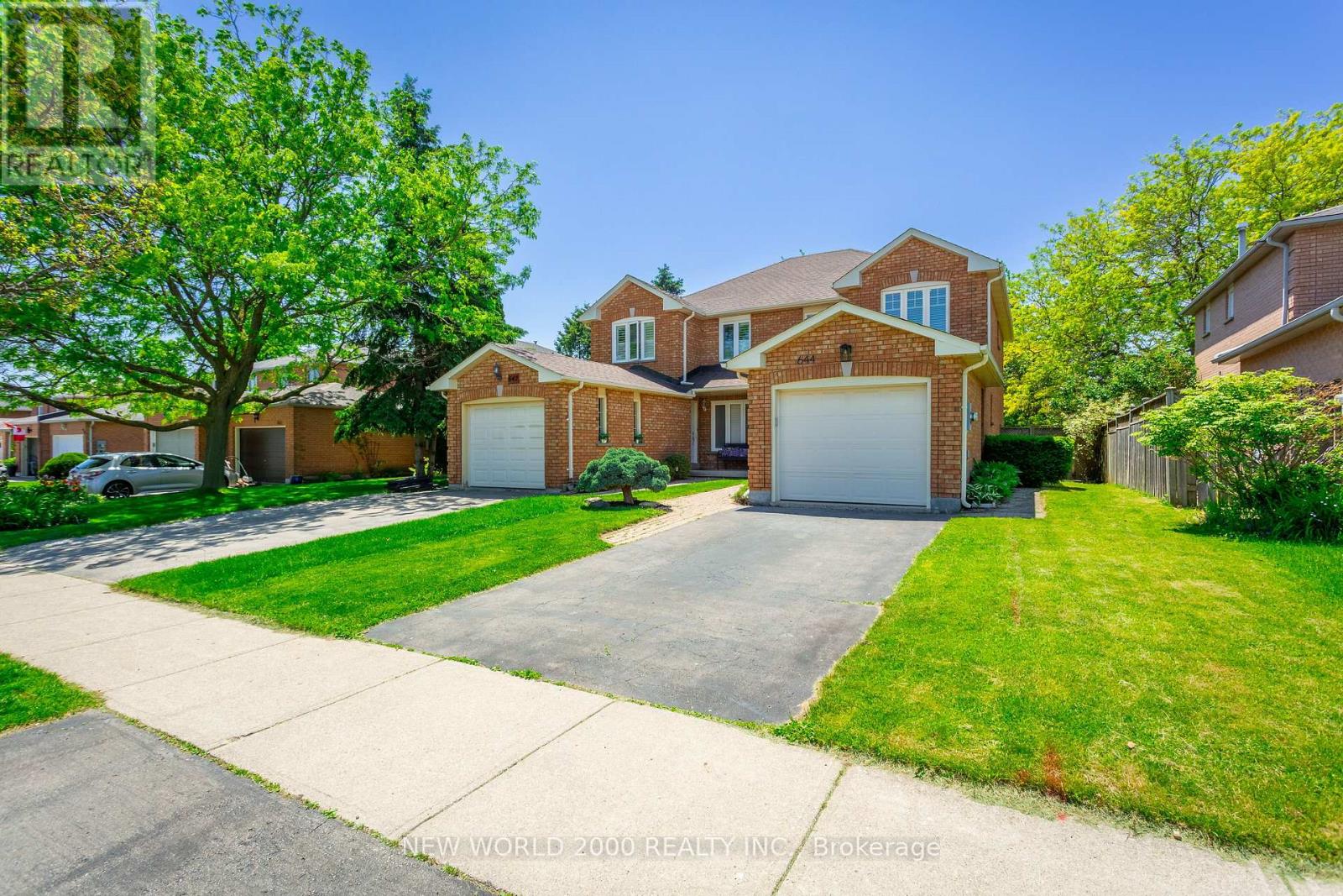 644 Amelia Crescent, Burlington, Ontario  L7L 6E5 - Photo 3 - W13240424