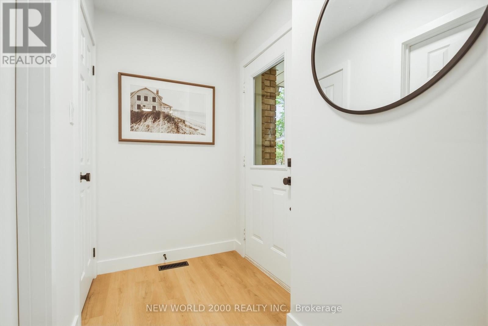 644 Amelia Crescent, Burlington, Ontario  L7L 6E5 - Photo 5 - W13240424