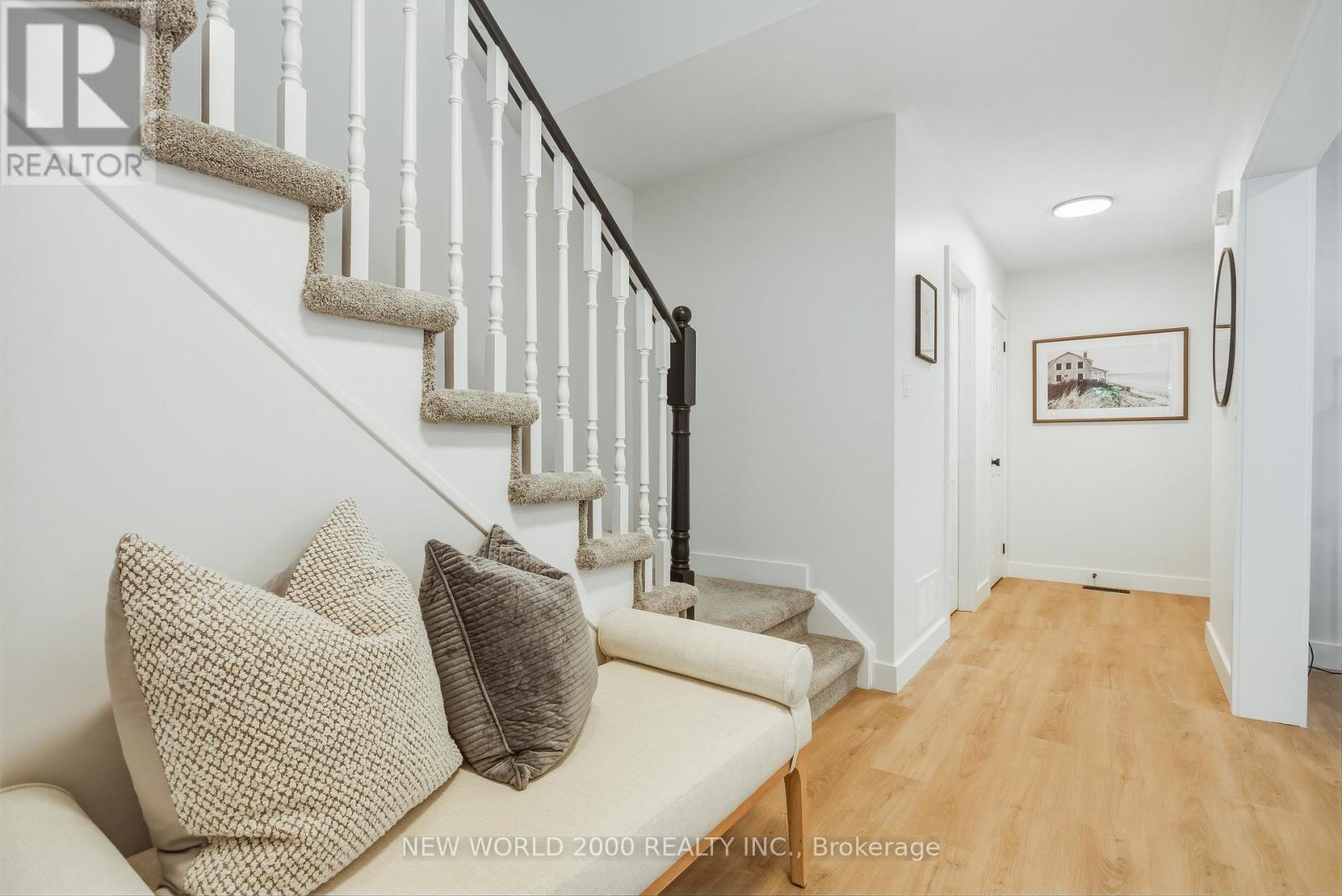 644 Amelia Crescent, Burlington, Ontario  L7L 6E5 - Photo 6 - W13240424