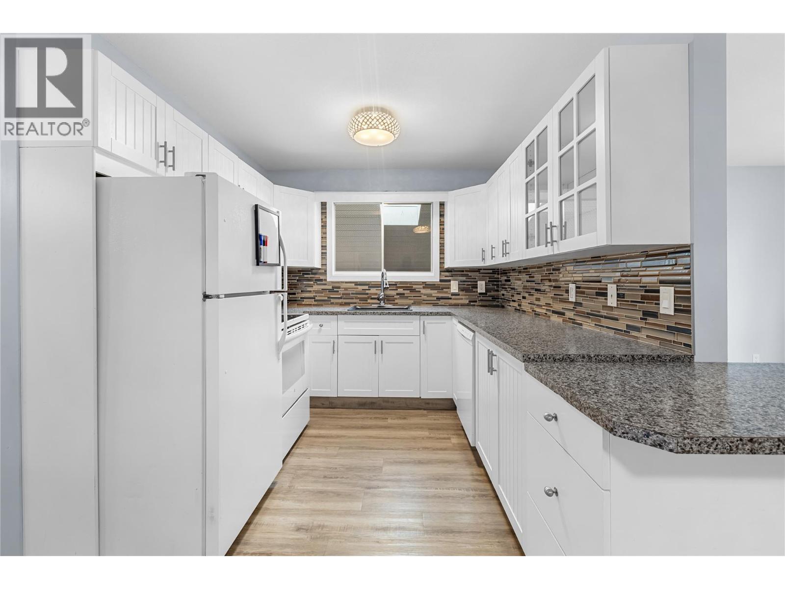 635 307 Avenue, Kimberley, British Columbia V1A 3G8 - Photo 8 - 10383456