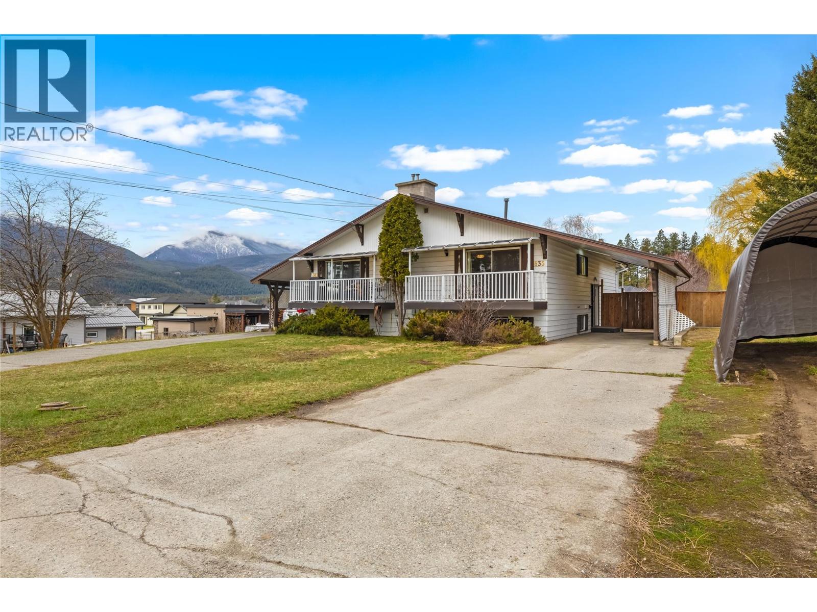 635 307 Avenue, Kimberley, British Columbia V1A 3G8 - Photo 2 - 10383456
