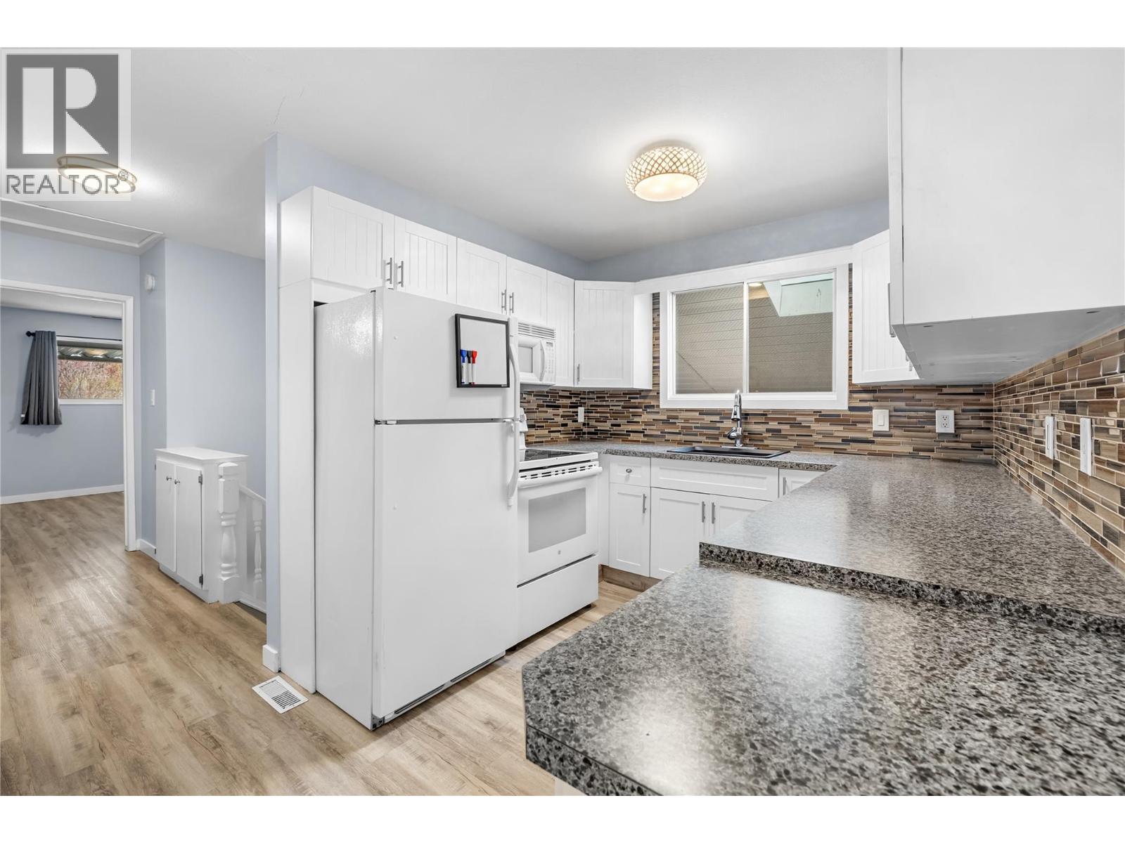 635 307 Avenue, Kimberley, British Columbia V1A 3G8 - Photo 7 - 10383456
