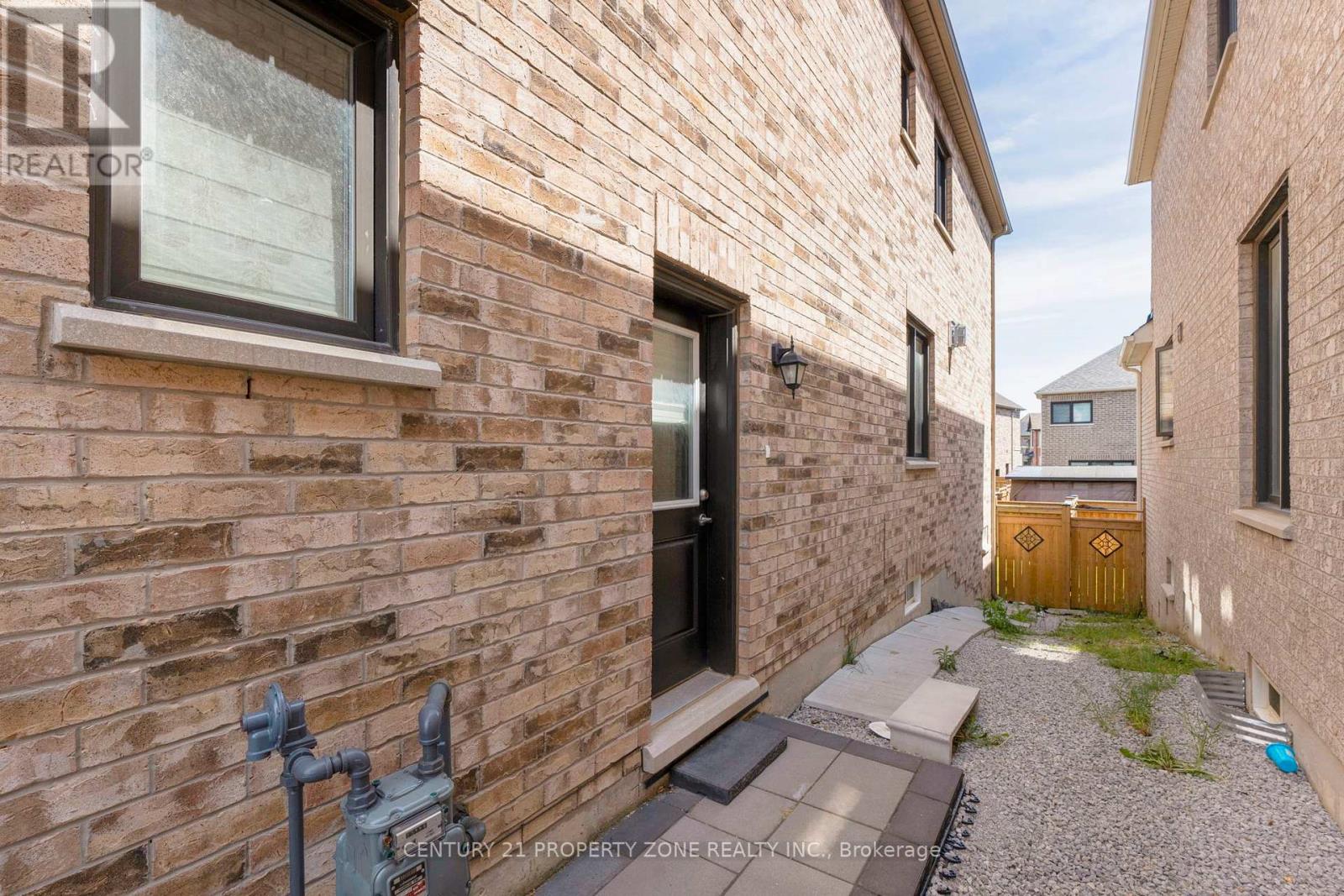 41 Merrimac Drive, Brampton, Ontario  L6Y 6K4 - Photo 34 - W13240414