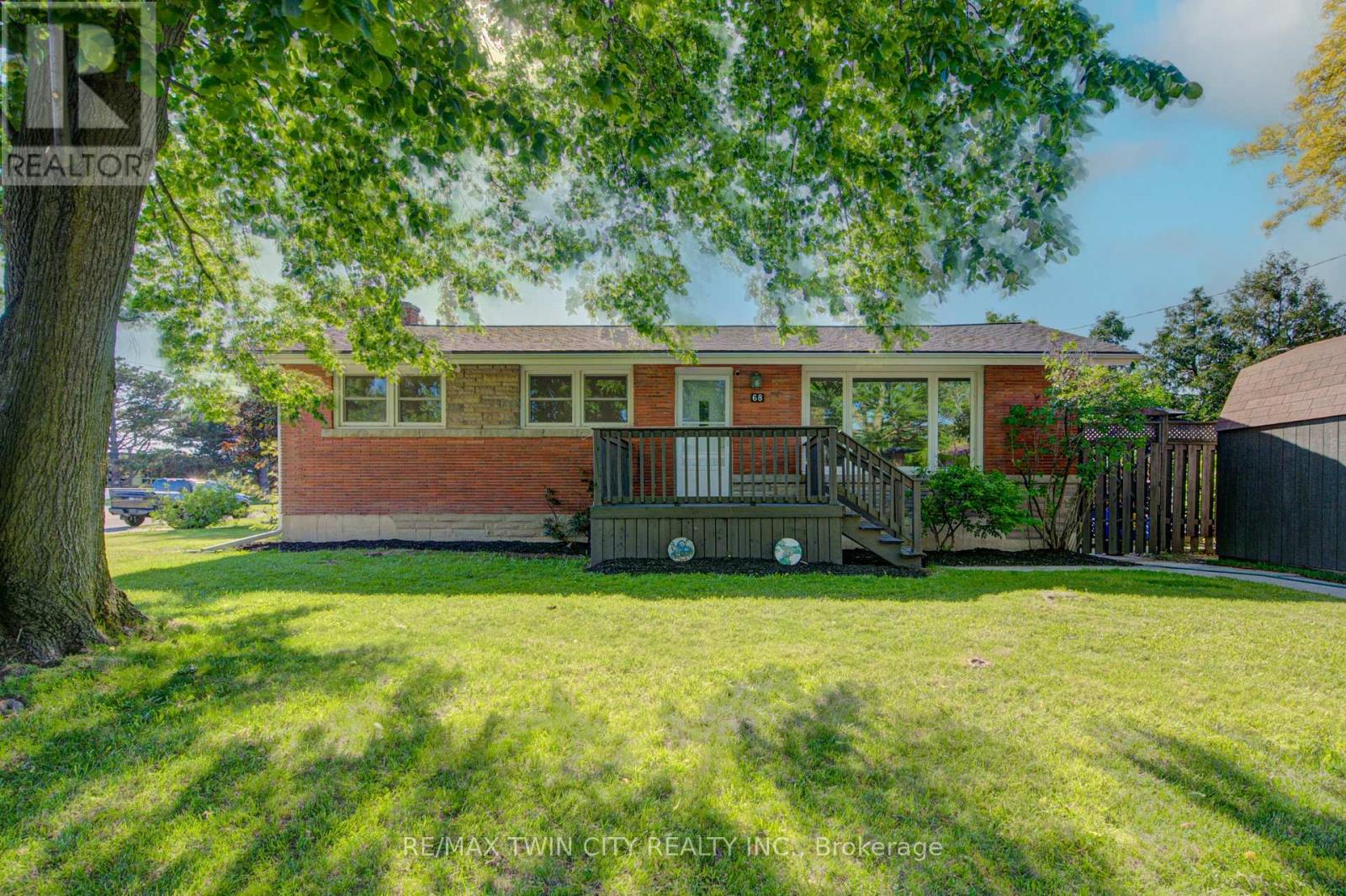 68 KINGSLEA DRIVE E, Hamilton, Ontario