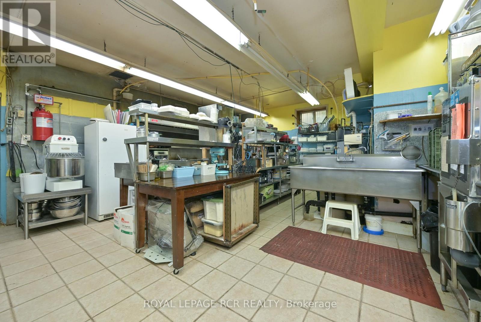 274 10th Street, Hanover, Ontario  N4N 1P2 - Photo 18 - X13240428