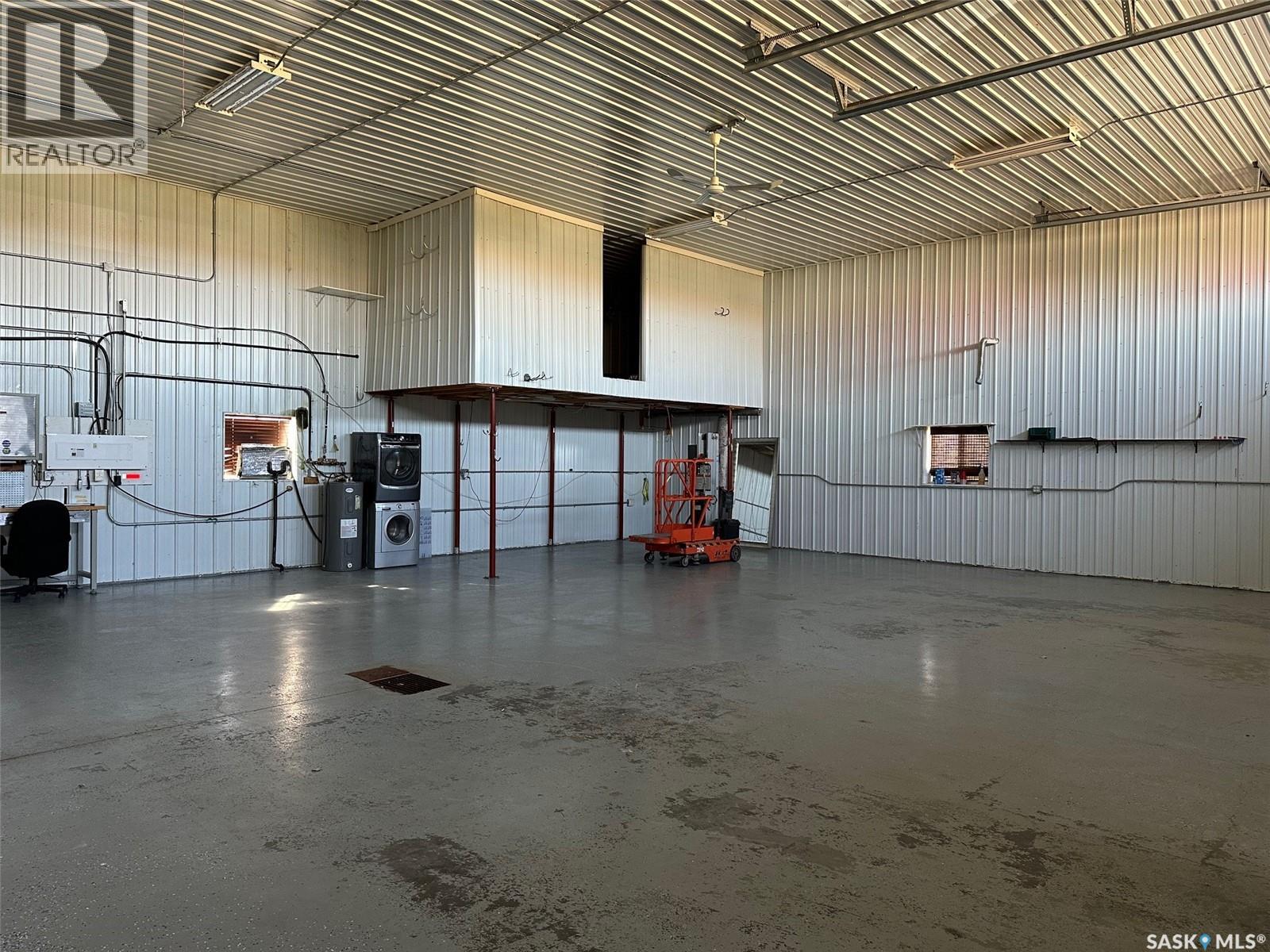 5 109 Industrial Drive, Bienfait, Saskatchewan  S0C 0M0 - Photo 3 - SK038267