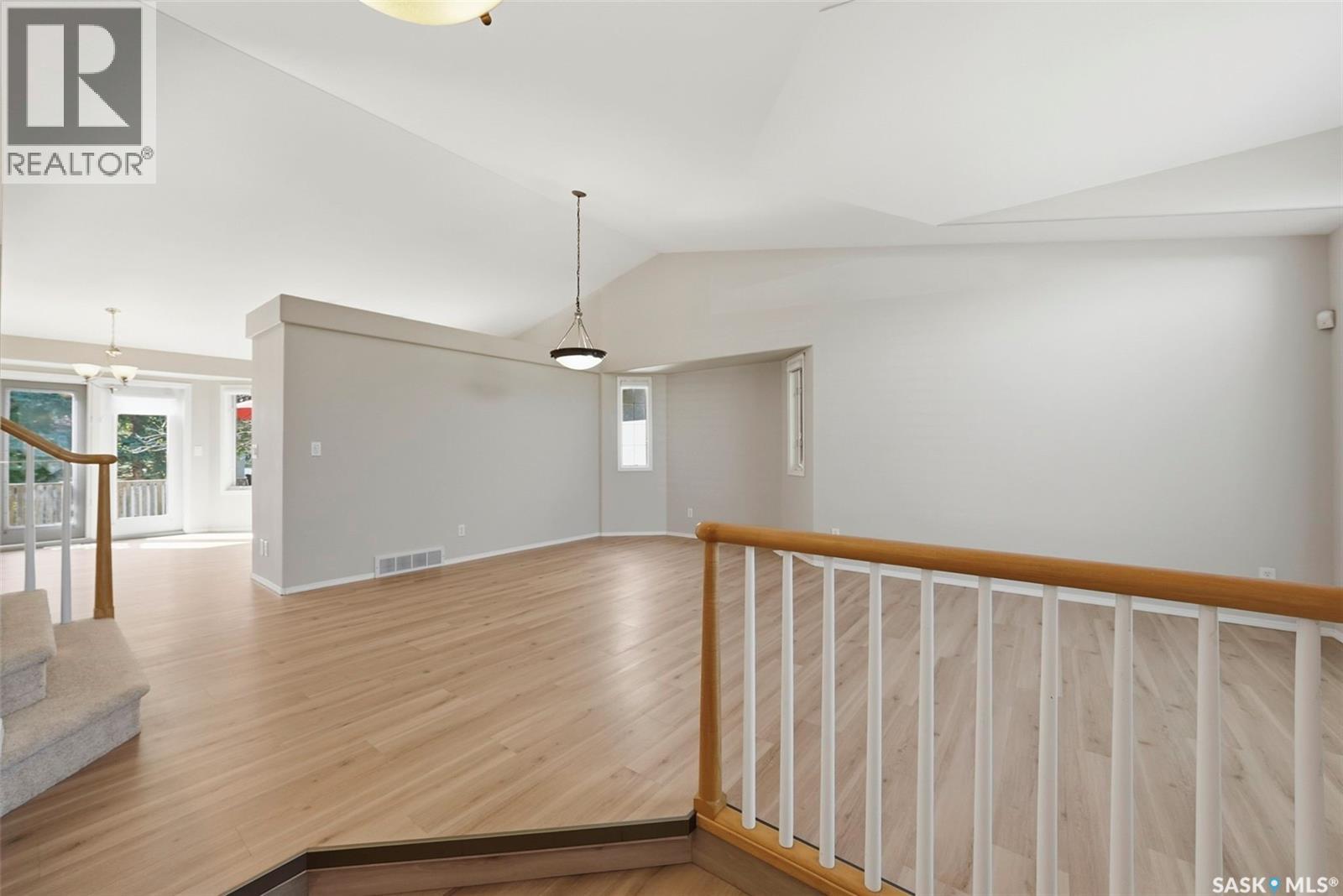 118 Hinitt Place, Saskatoon, Saskatchewan  S7N 4M6 - Photo 4 - SK038236