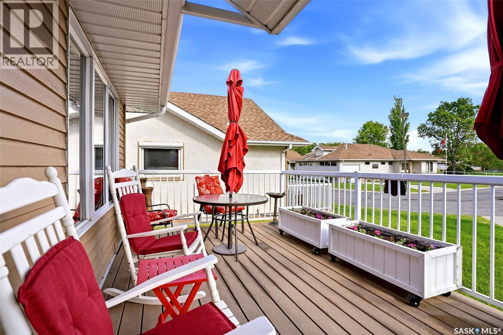 22 Kensington Crescent, Regina, Saskatchewan  S4S 7G6 - Photo 2 - SK038222