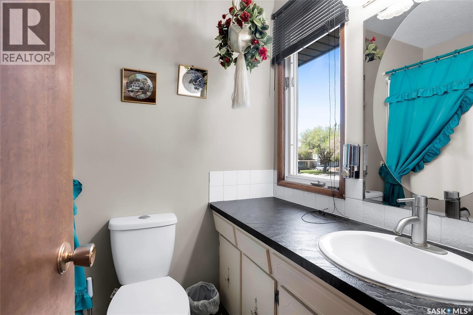 2 Cambridge Crescent, Saskatoon, Saskatchewan  S7H 3P8 - Photo 39 - SK037966