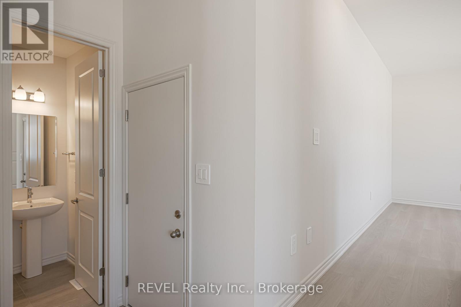 6 Rackham Lane, Clarington, Ontario  L1E 0M3 - Photo 11 - E13240904