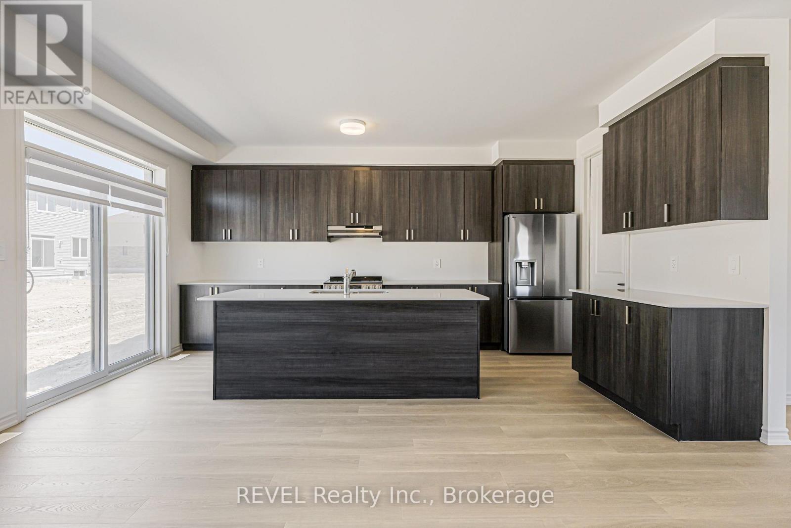 6 Rackham Lane, Clarington, Ontario  L1E 0M3 - Photo 7 - E13240904