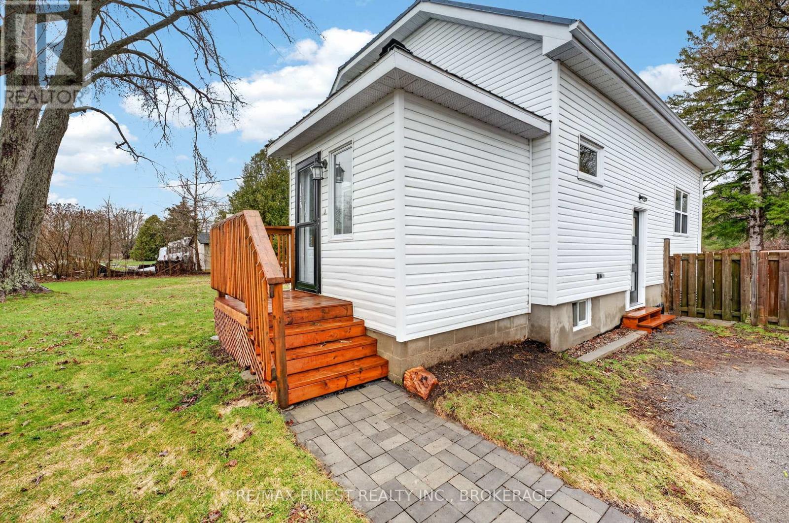 6074 Bank Street, Frontenac, Ontario  K0H 2W0 - Photo 3 - X13241012
