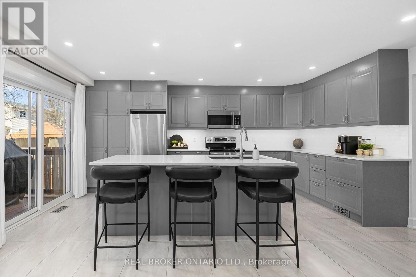 2058 Wildflower Drive, Ottawa, Ontario  K1E 3R3 - Photo 15 - X13240914